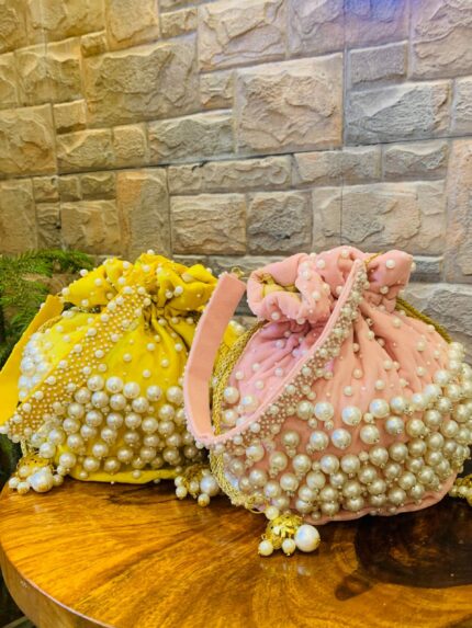 Pearl potli