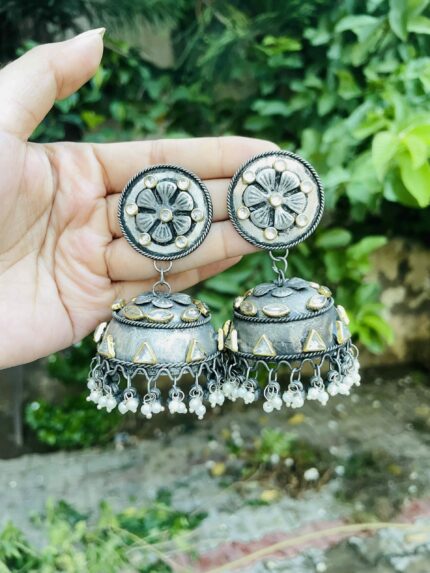 Samrina earrings
