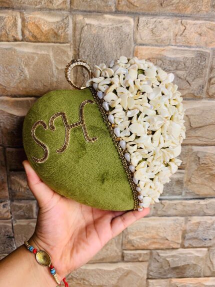 Heart stone clutch