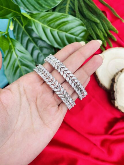 Roop American Diamond kadhe (quantity 2) silver