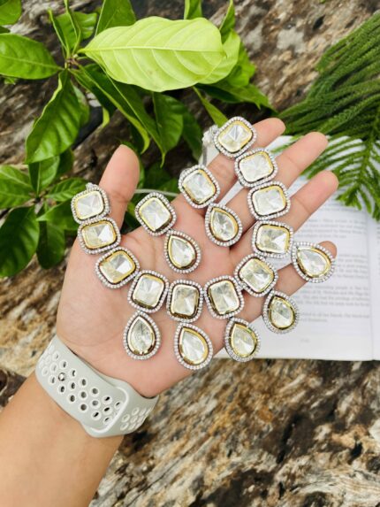 Chahat necklace
