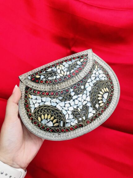 Leena clutch with sling