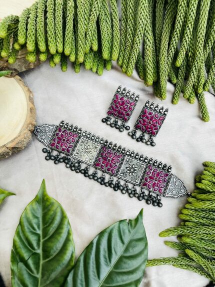 Seerat necklace Ruby