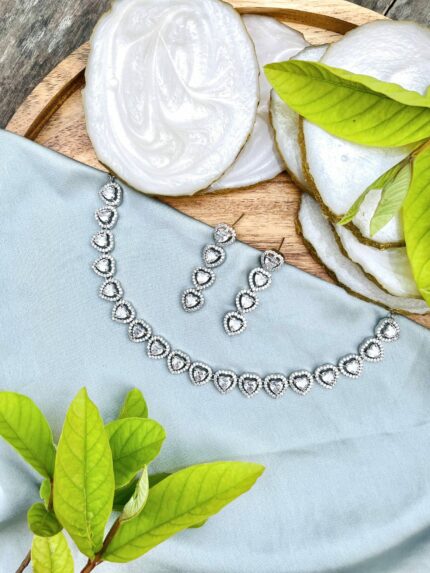 Heart ad necklace