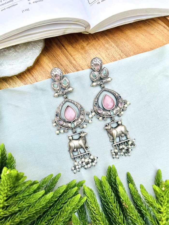 8377941F-1750-4B30-874E-A9666EEF95FA Jagvi brass earrings - Image 1