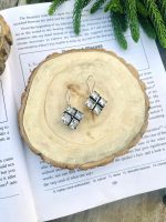 Square brass earrings - Image 2
