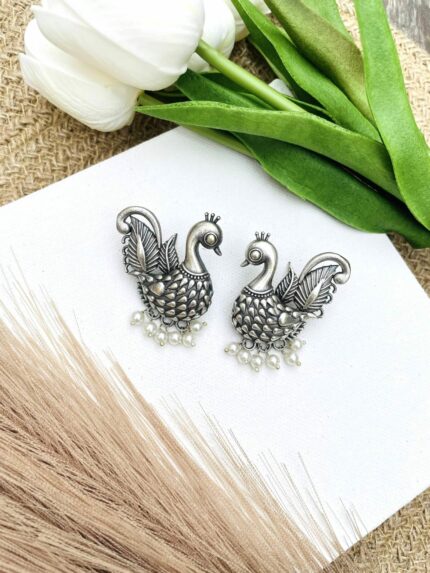 Pakhi brass earrings