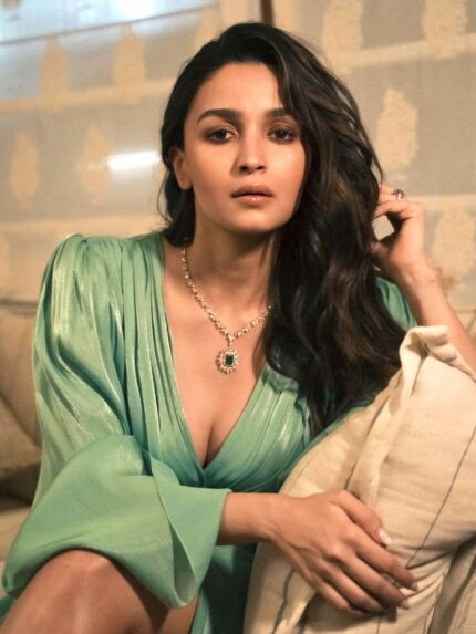 Alia Bhatt Ad necklace