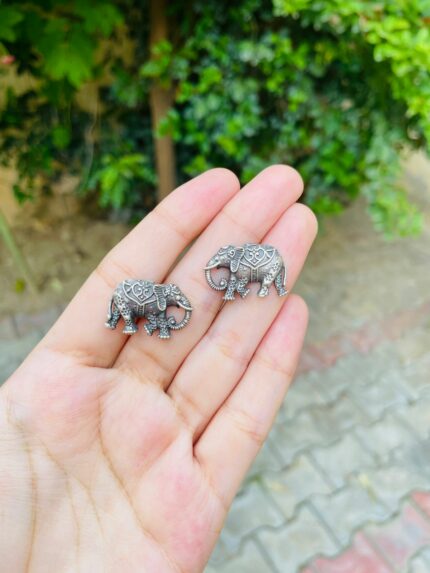 Elephant brass Studs