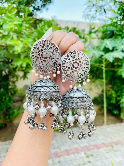 Rupika earrings