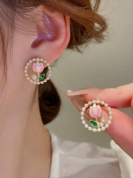 Pearl circle earrings