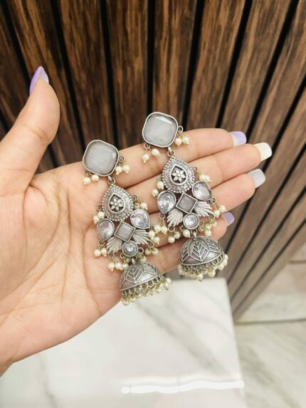 Shakti brass earrings Grey