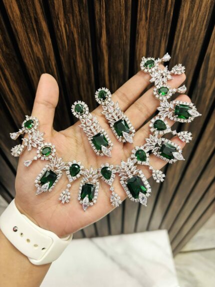Amreeta ad necklace green