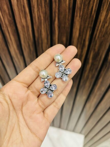 Pearl flower brass earrings