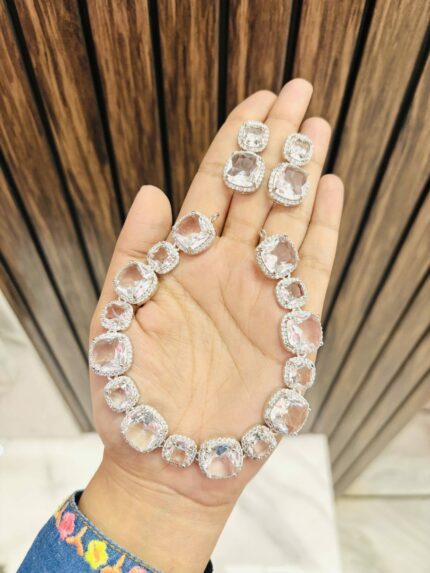 Alani ad necklace White