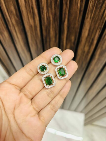 Cute ad earrings green
