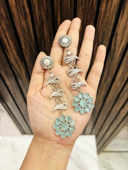 Peacock flower brass earrings Mint