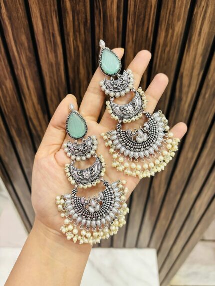 kadambri earrings Mint