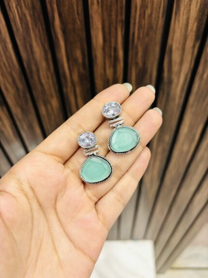 Stone earrings Mint