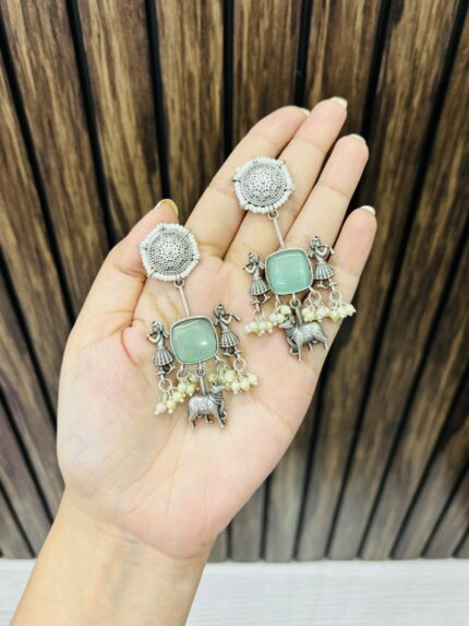 Shenai brass Earrings Mint