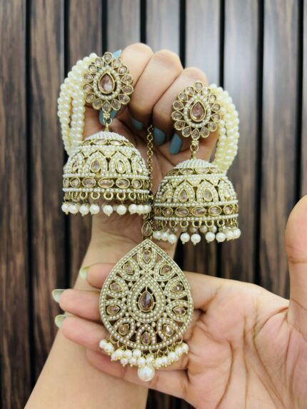 jhumke with mangtika white
