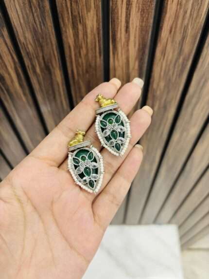 Leaf brass earrings green