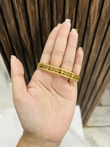 Lv Golden anti tarnish bracelet