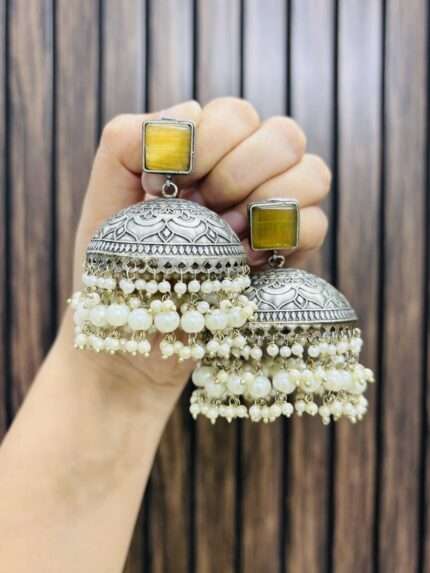 Prity brass earrings yellow