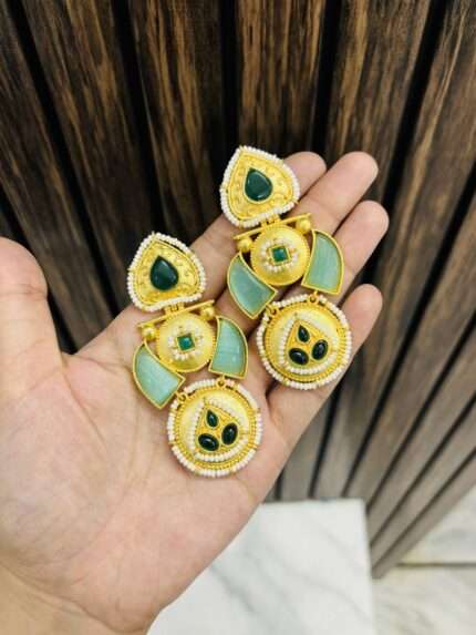 2 leaf golden earrings Mint