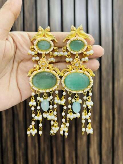 Oval golden brass earrings Mint
