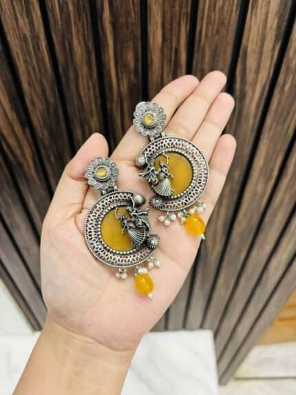 Saiya brass earrings Yellow