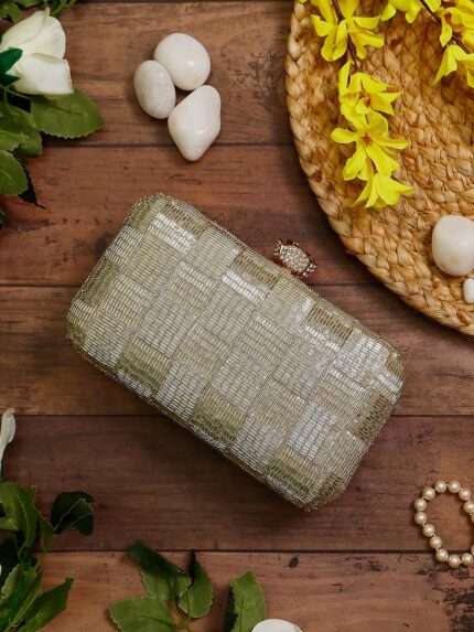 Box embroidery clutch