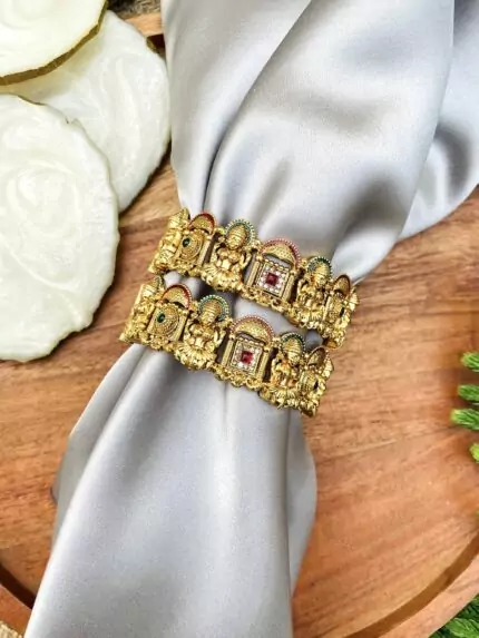 Gold a like lakshmi kade pair