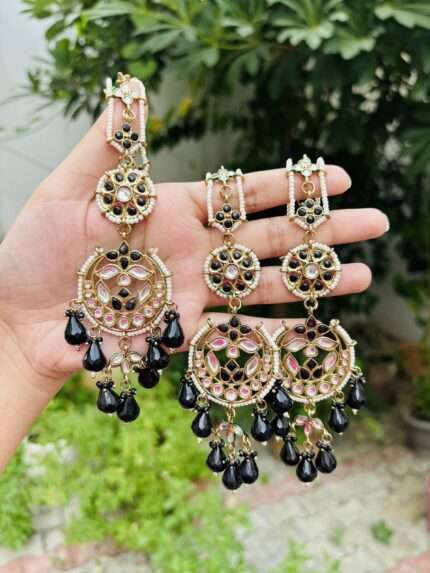 Earrings with mangtika Black