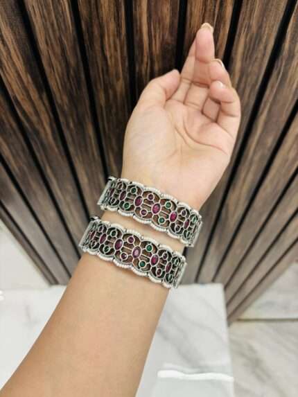 Irati brass kada Ruby Green (quantity-1)