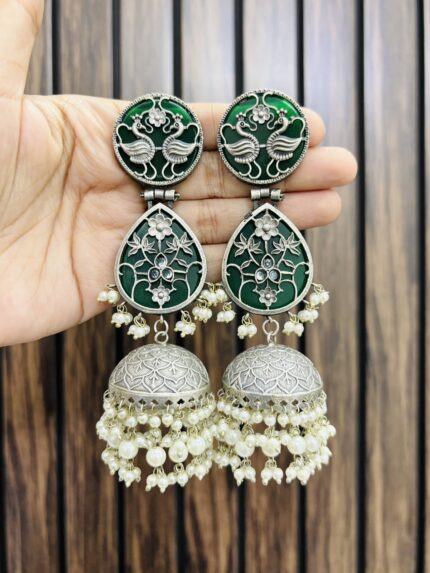 2 swans brass Earrings Green