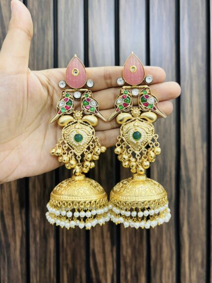 Two Maina golden brass earrings pink