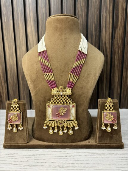 Kashi Gold a like long necklace pink
