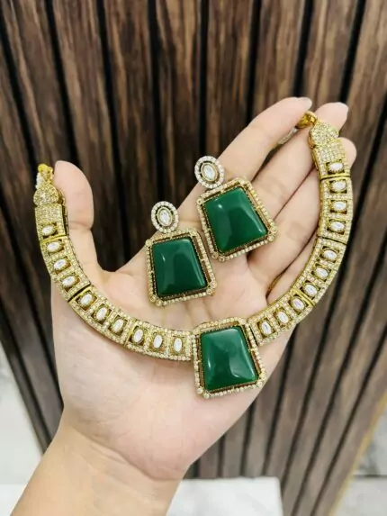 Green beauty ad polki necklace