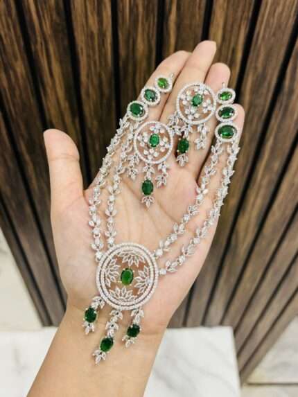 Shital ad necklace Green