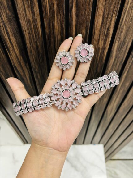 Flower brass Choker Pink