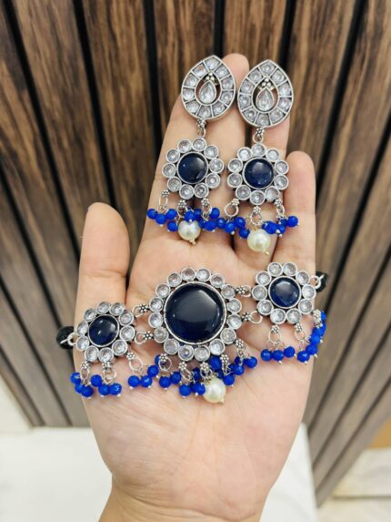 Flower brass choker Blue