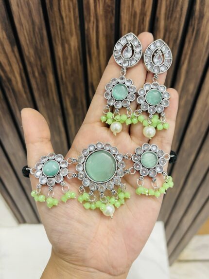 Flower brass choker Mint