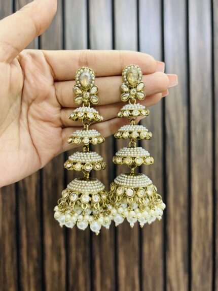 layer Jhumka white