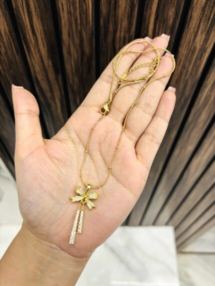 Bow anti tarnish necklace