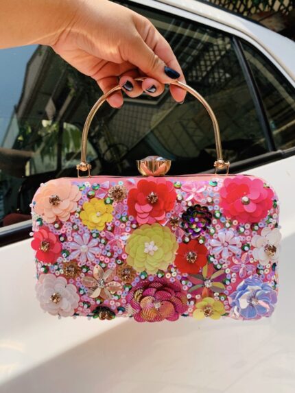 Multi flower clutch