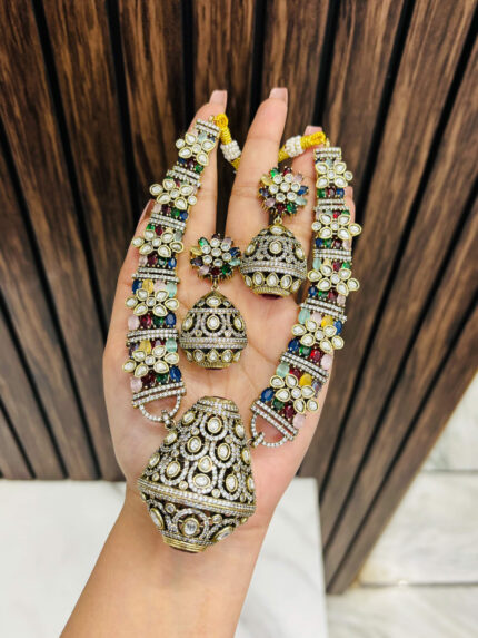 Nayesh necklace Multi