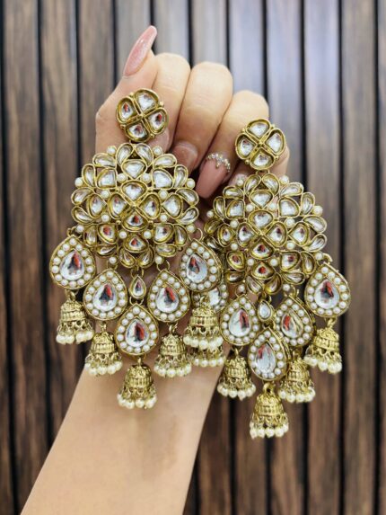Tulaki earrings