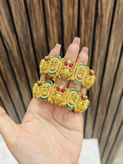 Gold a like Kalash kade pair
