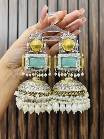 kausha brass earrings Mint
